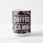Mug Camo Violet Alimenté par le Café Caché par le Camo (Centre)