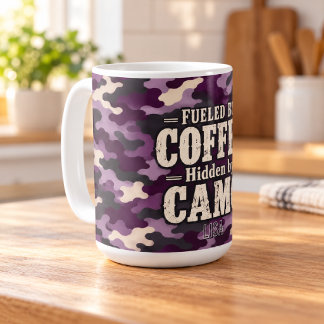 Mug Camo Violet Alimenté par le Café Caché par le Camo