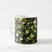 Mug Camouflage du coeur vert (Devant gauche)