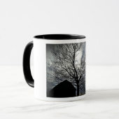 Mug Campagne avec ciel et arbres nus Noir et blanc (Devant gauche)