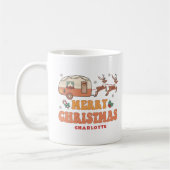 Mug Camping Joyeux renne de Noël Nom personnalisé (Gauche)