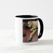 Mug Caniche standard dormant sur le plancher (Devant droit)