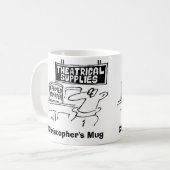 Mug Canned Laughn dans un magasin de théâtre. Ajouter  (Devant gauche)