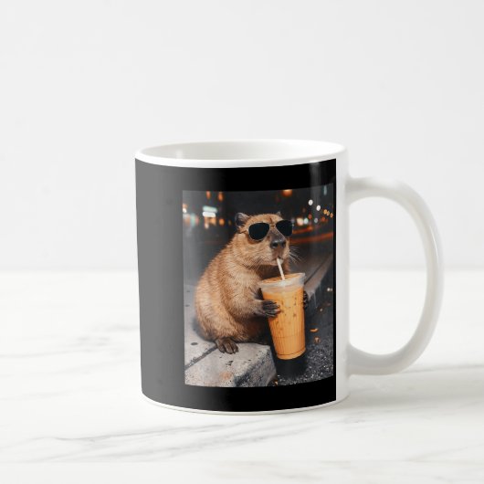 Mug Capybara buvant du café glacé Mème d'animal drôle (Droite)