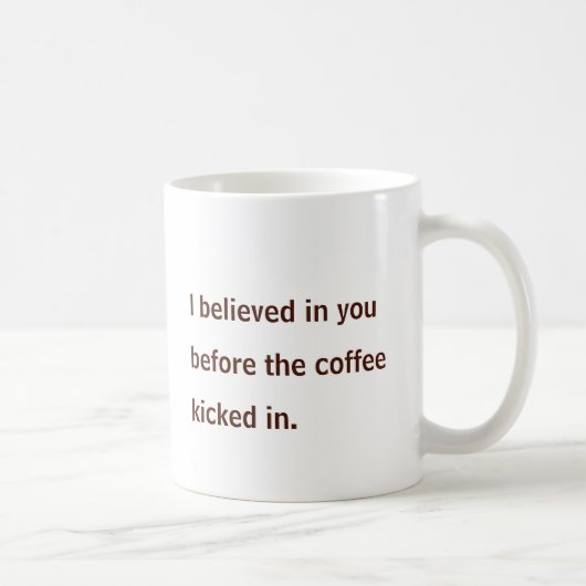 Mug Caractère de grain de café confiant (Droite)