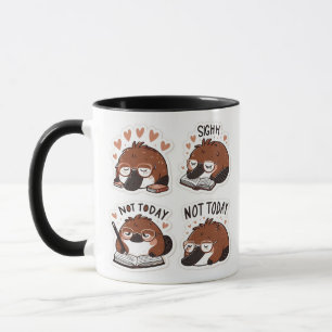 Mug Caractères Platypus avec café et journaux