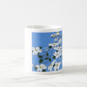Mug Cardinal féminin dans les cornouillers (Centre)