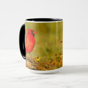 Mug Cardinal mâle sur une bûche