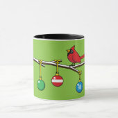 Mug Cardinal rouge sur une branche nue à Noël (Centre)