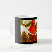 Mug Cardinal rouge vif dans les pins enneigés Café Mu (Devant gauche)