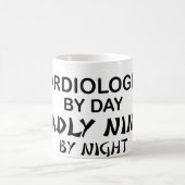 Mug Cardiologue Ninja mortel par nuit (Centre)