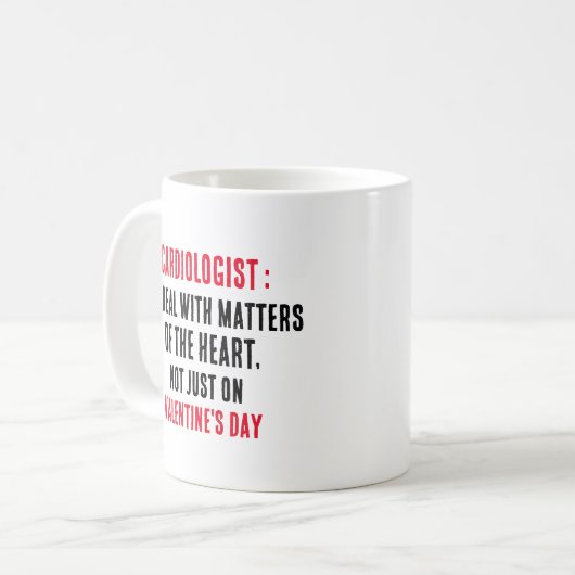 Mug Cardiologue Nous traitons des questions du coeur (Devant gauche)