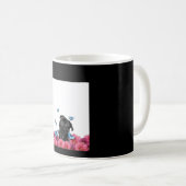 Mug Carlin Noir Avec Papillons Bleus Et Gerberas (Devant droit)