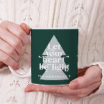 Mug Carte moderne minima Noël religieux<br><div class="desc">Carte de Noël religieuse moderne et minimaliste laissez votre coeur être une carte de vacances légère. Audacieux sur la conception des tendances. Une partie d'une collection de vacances.</div>