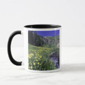 Mug Cascade et fleurs sauvages dans un pré alpin, 2 (Gauche)