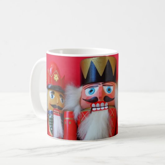 Mug Casse-noix en uniforme rouge (Devant gauche)