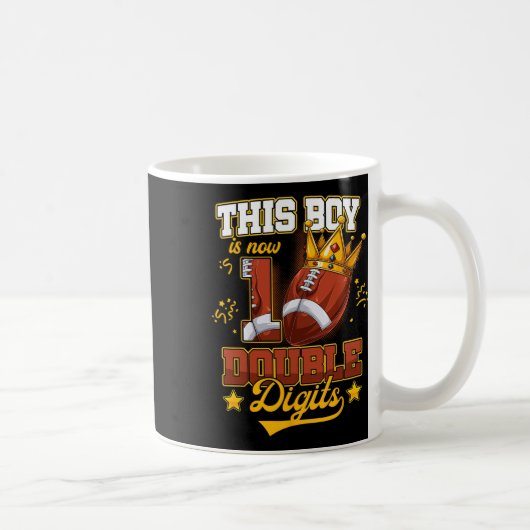 Mug Ce Garçon Est Maintenant 10 Chiffres Double Footba (Droite)