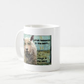 Mug Ce qui se produit dans la grange (Devant gauche)