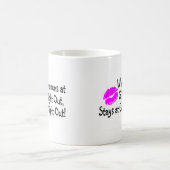Mug Ce qui se produit la nuit filles reste aux filles (Centre)