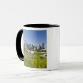 Mug Centre St Bridge et Downtown Calgary (Alberta), 2 (Devant gauche)