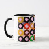 Mug Cercles multicolores cool et trèfles roses (Gauche)