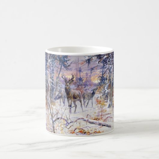 Mug Cerf dans une forêt de neige (saison d'hiver) (Centre)