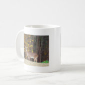 Mug Cerf devant l'arbre d'automne jaune (Devant gauche)