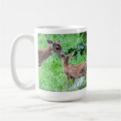 Mug Cerfs communs embrassant le faon (Gauche)