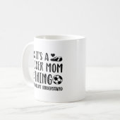 Mug C'est une maman de football (Devant gauche)