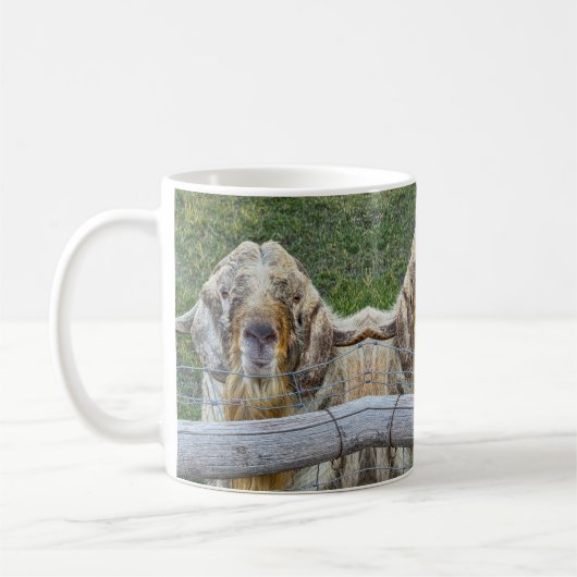 Mug Cette chèvre de ferme amicale vous regarde. (Gauche)