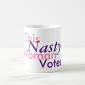 Mug Cette femme méchante votée. Hillary 2016 (Centre)