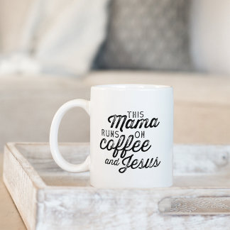Mug Cette maman tourne sur le café et Jésus