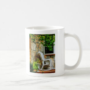 Mug Chaise à roche en osier sur le porche