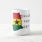 Mug Chale you dey (Centre)