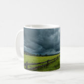 Mug Champ avec une clôture en bois (Devant gauche)