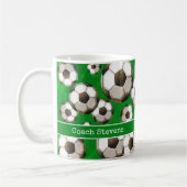 Mug Champ de soccer vert personnalisé | Boules de foot (Gauche)