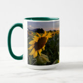 Mug Champ des tournesols de floraison (Gauche)