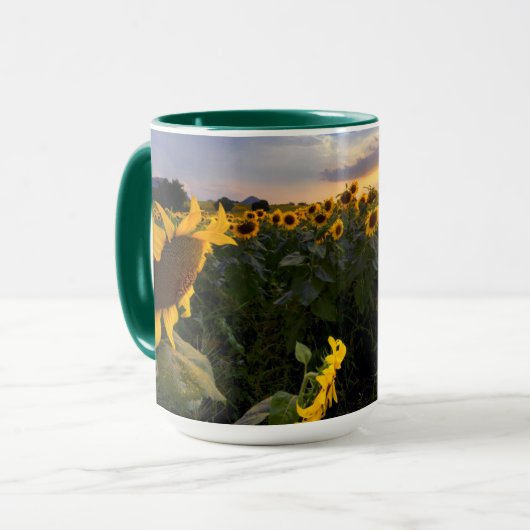 Mug Champ des tournesols de floraison (Devant gauche)