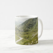 MUG CHAMP ET MONTAGNE VERTS (Devant droit)