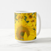 Mug Champ jaune de tournesols photo (Devant droit)