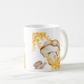 Mug Champignons d'automne, escargots et branches jaune (Devant droit)
