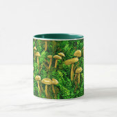 Mug Champignons et fougères sur le sol forestier (Centre)