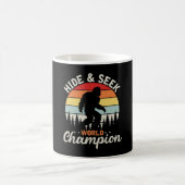 Mug Champion du Monde de Cache-Cache Sasquatch (Centre)