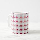Mug chapelet de coeurs perles sur un arrière - plan de (Devant gauche)