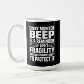 Mug Chaque bip compte – Alerte et dévoué (Gauche)