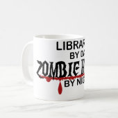 Mug Chasseur de zombi de bibliothécaire (Devant gauche)
