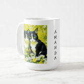 Mug Chat adorable personnalisé dans un champ de margue (Devant gauche)