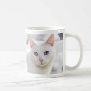 Mug chat blanc aux yeux étranges
