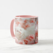 Mug Chat Blanc Mignon dans des Fleurs de Rose (Devant gauche)