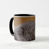 Mug Chat dans la pose mignonne se trouvant sur le (Devant gauche)